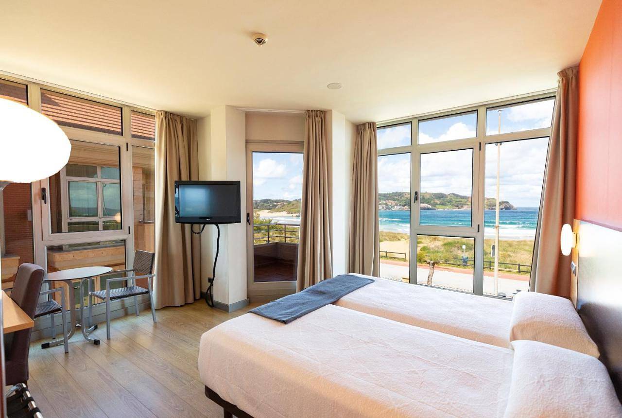 Hotel Marítimo Ris con garaje in Noja, Costa de Cantabria