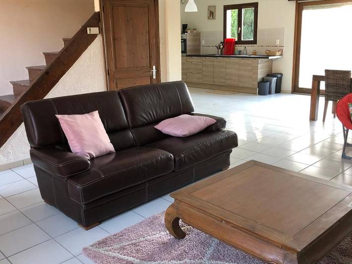 Location de vacances pour 6 personnes, avec jardin dans Courcelette