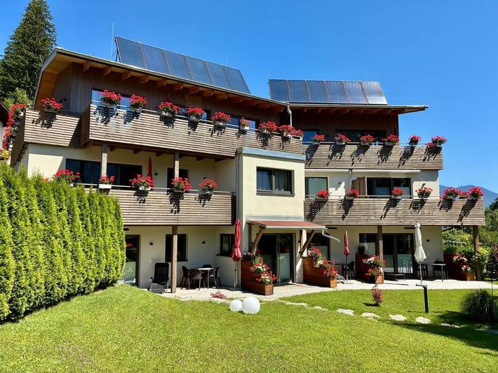 Ferienwohnung für 4 Personen, mit Balkon und Terrasse sowie Garten und Ausblick in Höfen