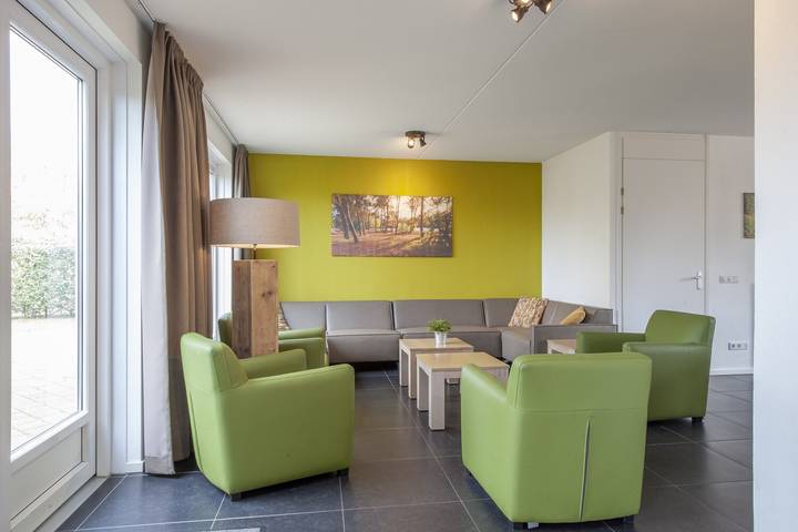 Villa für 20 Personen, mit Balkon/Terrasse und Terrasse sowie Garten und Kinderpool in den Niederlande - 2