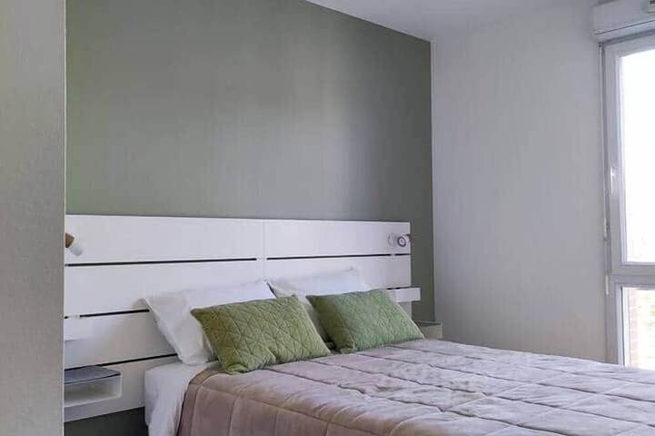 Ganze Wohnung, Schöne 3-Zimmer-Wohnung in Evry, 35 Mins von Paris in Évry-Courcouronnes, Essonne