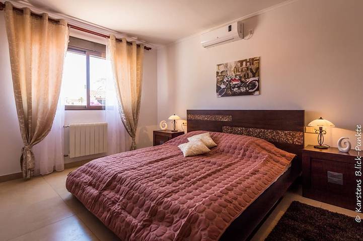 Villa de luxe à 200 m. sur la plage pr. Piscine, jardin de 1250m2, bien-être, barbecue, climatisation, WiFi in Almadrava, Costa Blanca