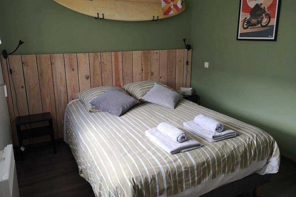 A ras del suelo Casa Con Piscina Climatizada, Cerca De Playa Y Golf. in Saint-Vincent-de-Tyrosse, Region de Dax