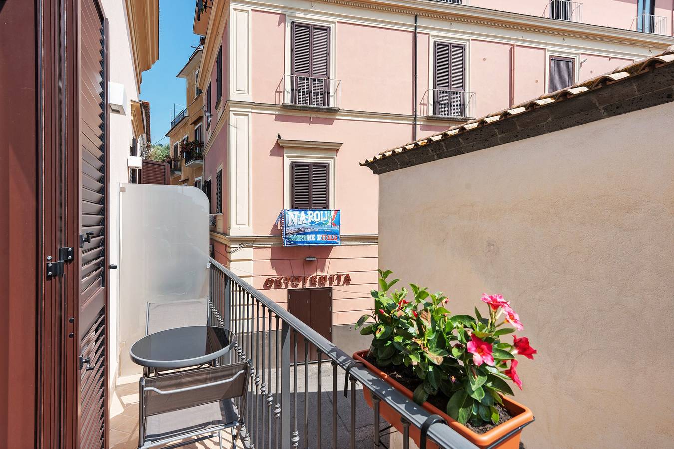 Entire apartment, Suite 'Nerano' with Balcony, Wi-Fi and Air Conditioning in Massa Lubrense, Sorrento Coast