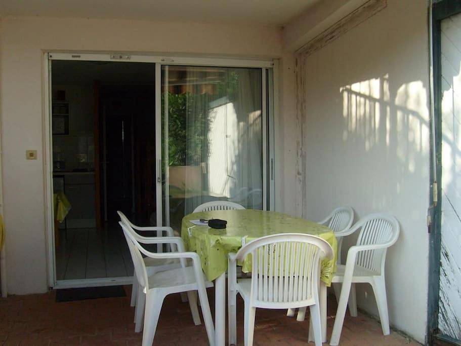 Appartement entier, One-Bedroom Apartment in Frontignan, Côte méditerranéenne (France)