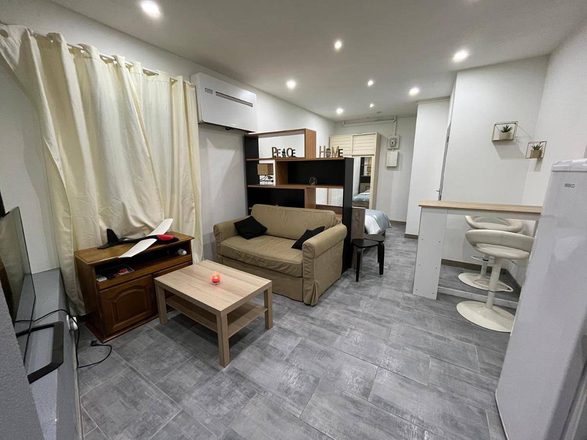 Appartement entier, One-Bedroom Apartment in Lunel, Côte méditerranéenne (France)