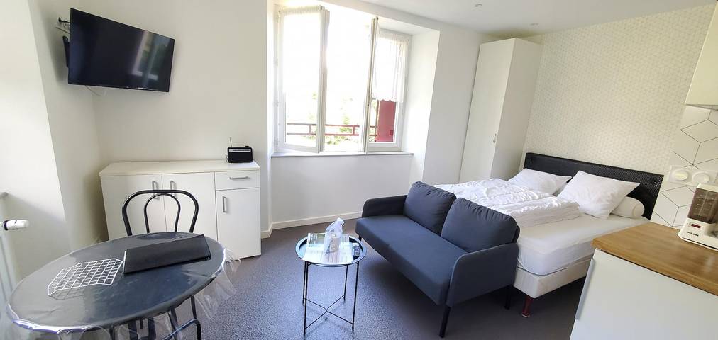 Gîte pour 2 personnes, avec jardin à Murol - 2