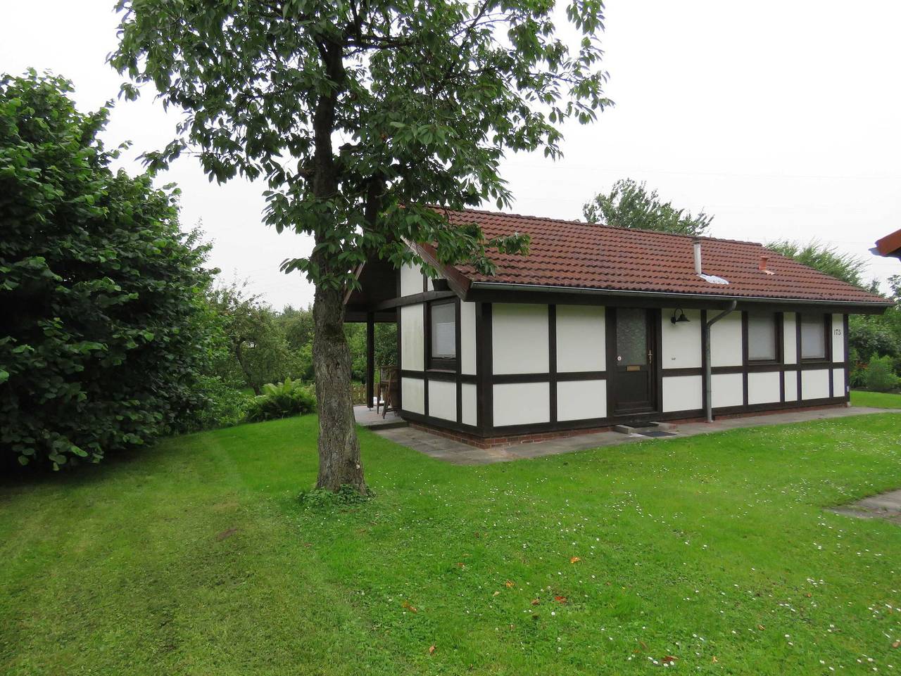 Ferienhaus Mohikaner im Feriendorf Altes Land - Ferienhaus 173  Mohikaner 40qm bis 5 Personen ohne Haustier in Hollern-Twielenfleth, Altes Land Stade
