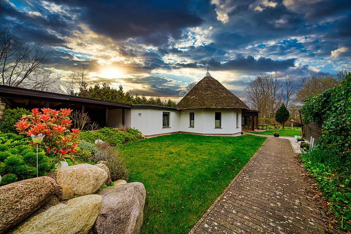 Ferienhaus für 6 Personen, mit Terrasse und Garten in Dierhagen
