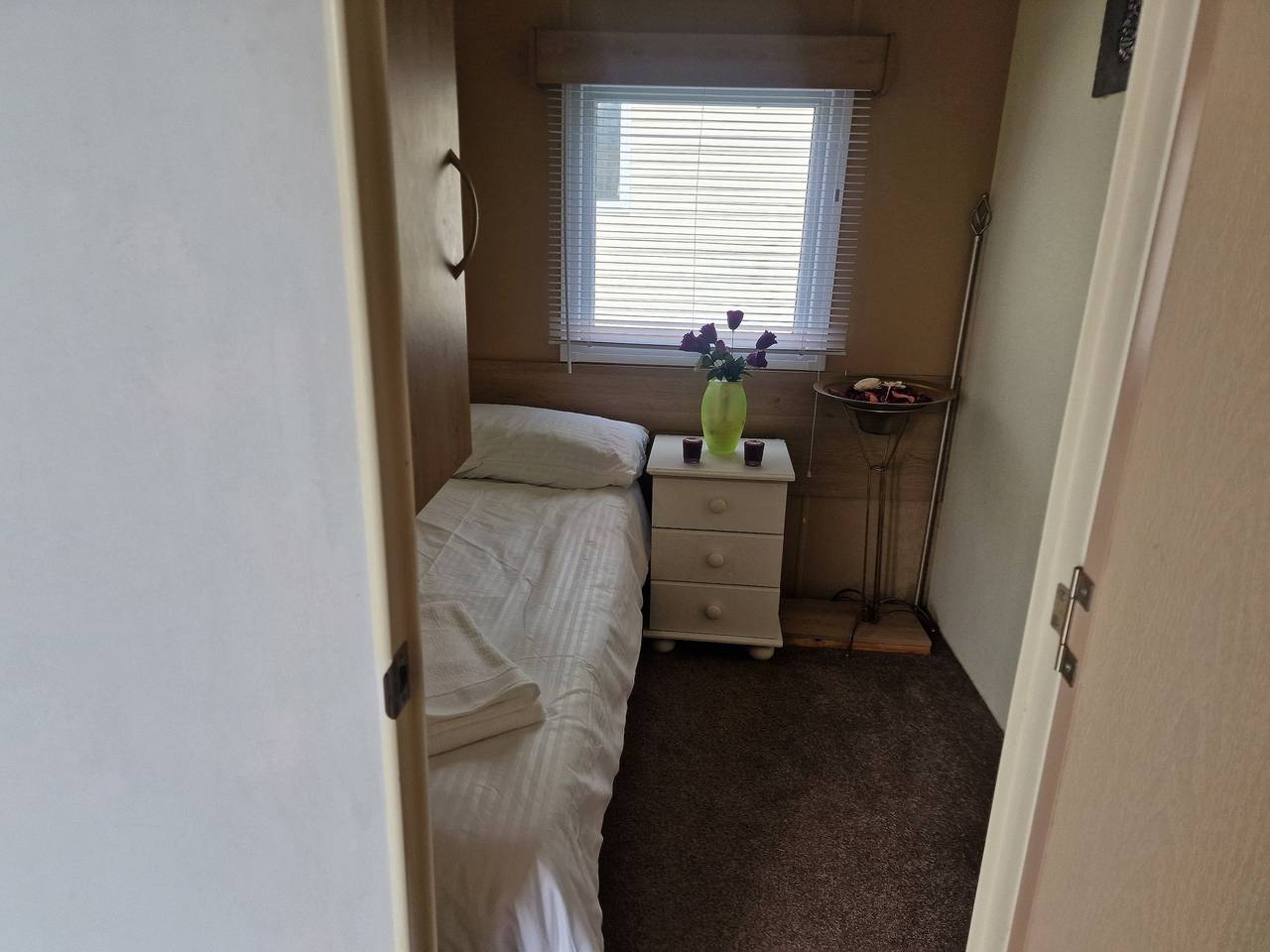 Lodge Sleeps 4 - Pet Friendly with Private Parking in Devon