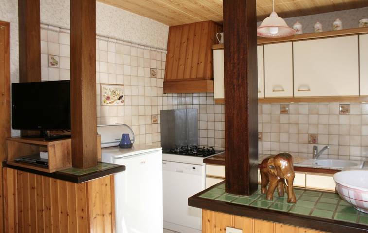 Gîte pour 6 personnes, avec jardin et terrasse, animaux acceptés dans Office de Tourisme La Bourboule - 3