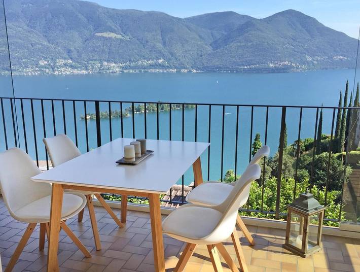 Ferienwohnung für 4 Personen, mit Balkon/Terrasse und Terrasse sowie Garten und Seeblick in Ronco sopra Ascona