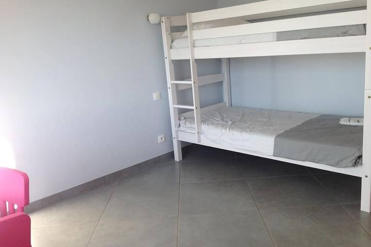 Location de vacances pour 14 personnes, avec jardin et balcon dans Plage du Débarquement (La Croix-Valmer) - 3