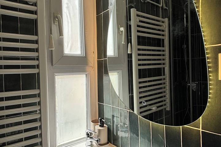 Appartement entier, Appartement 3 pièces spacieux pour 5 personnes, proche de Paris et ses alentours in Asnières-sur-Seine, Hauts-de-Seine