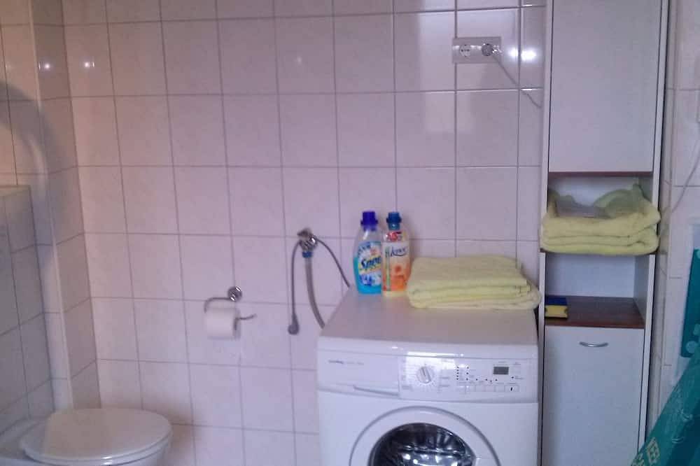 Ganze Wohnung, Gemütliches  Doppelzimmer  Nr. 1 mit Küche   Bad und Dusche in Beerfelden, Odenwaldkreis