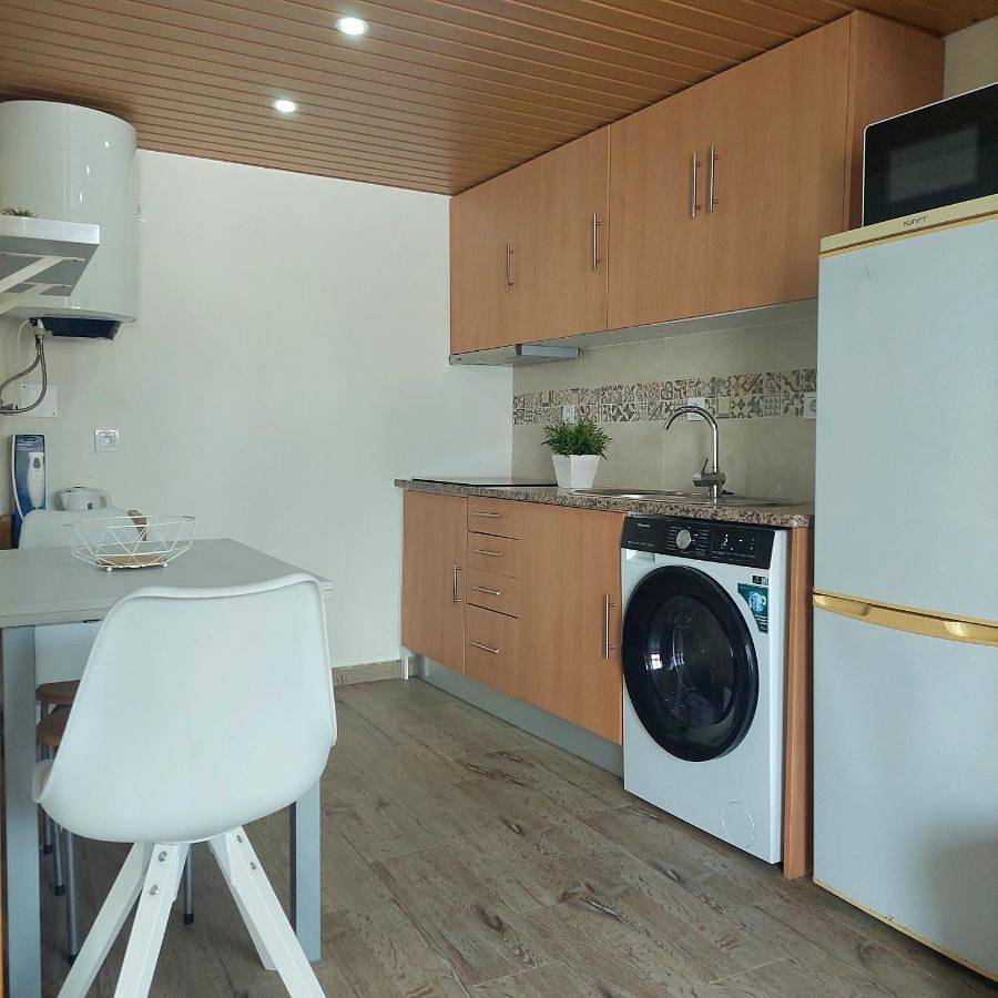 Apartamento inteiro, House 4U - Modern Mezzanine Apartment with Ac, Wi-Fi and Parking - Abrantes in Abrantes e Alferrarede, Rio Tejo