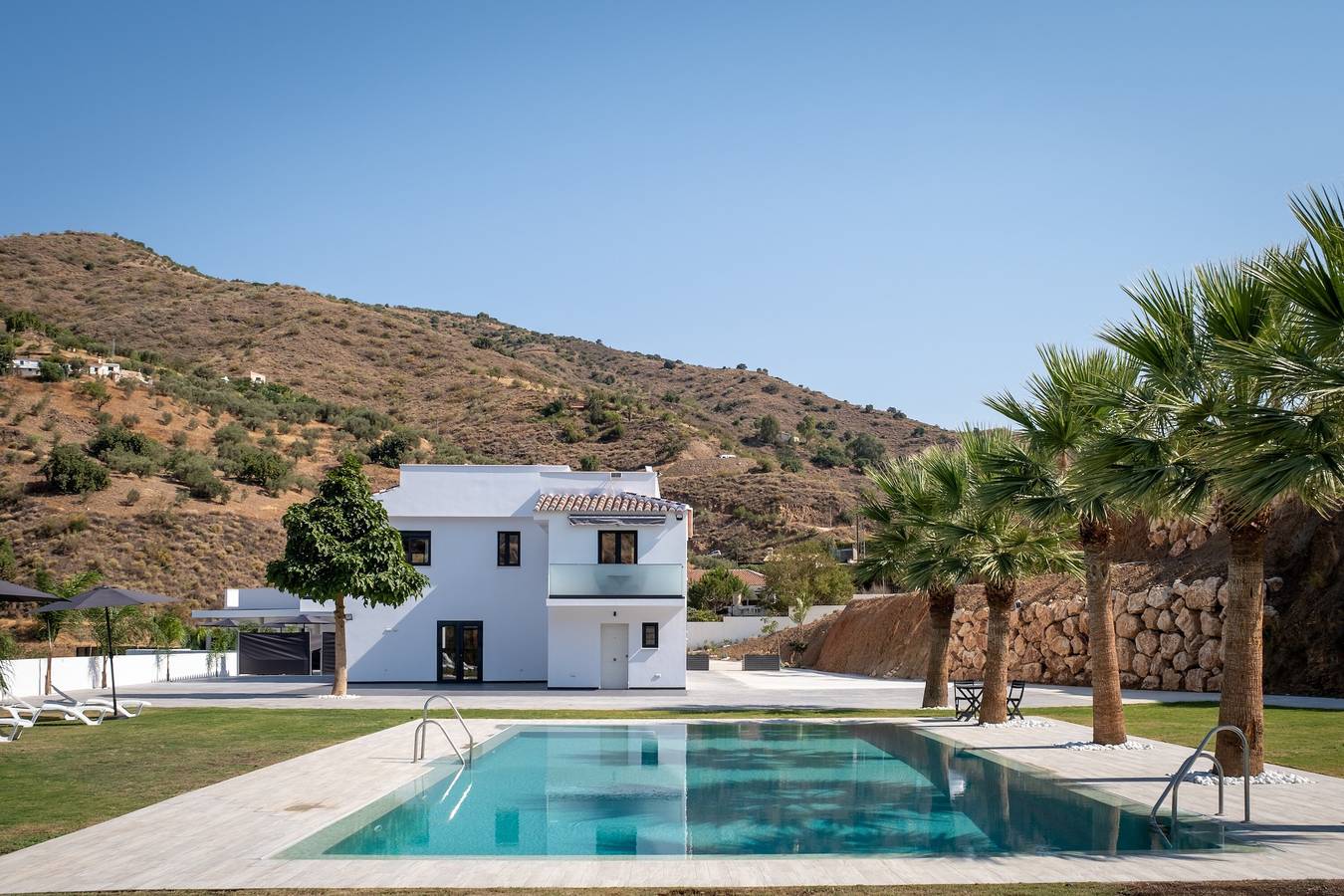 Holiday Home 'Era Del Puerto Complejo Completo' with Mountain Views and Air Conditioning in Totalán, Costa del Sol