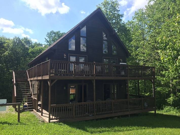 Vacation rental for 22 people, with terrace and yard in Ghent (WV)