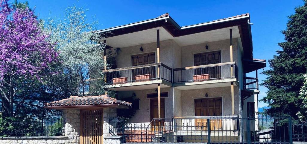 Apartamento para 9 personas, con jardín y vistas en Delfos