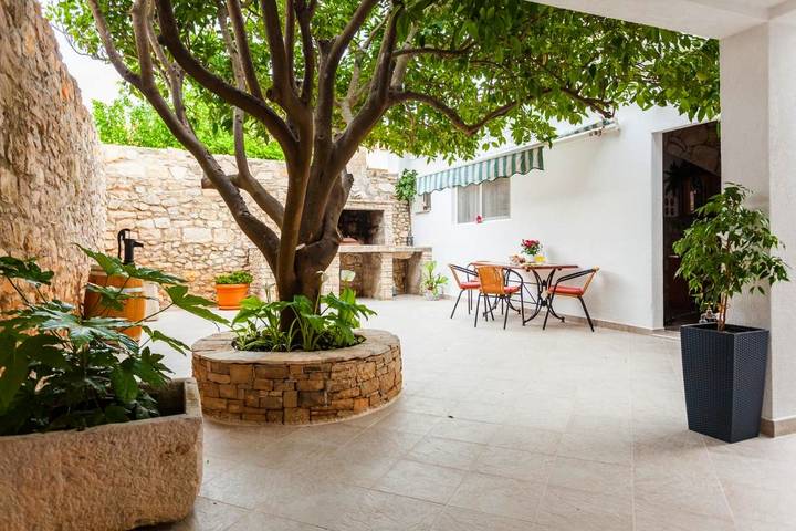 Maison d’hôte pour 2 personnes, avec jardin et vue en Korcula