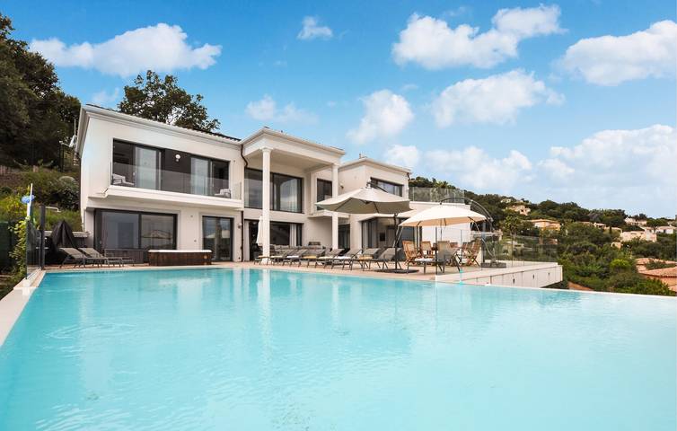 Location de vacances pour 10 personnes, avec terrasse et piscine à Les Adrets-de-l'Estérel - 3