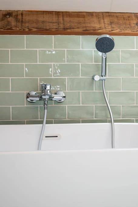 Location de vacances pour 8 personnes, avec terrasse ainsi que piscine et vue à Saint-Martin-le-Gaillard - 3