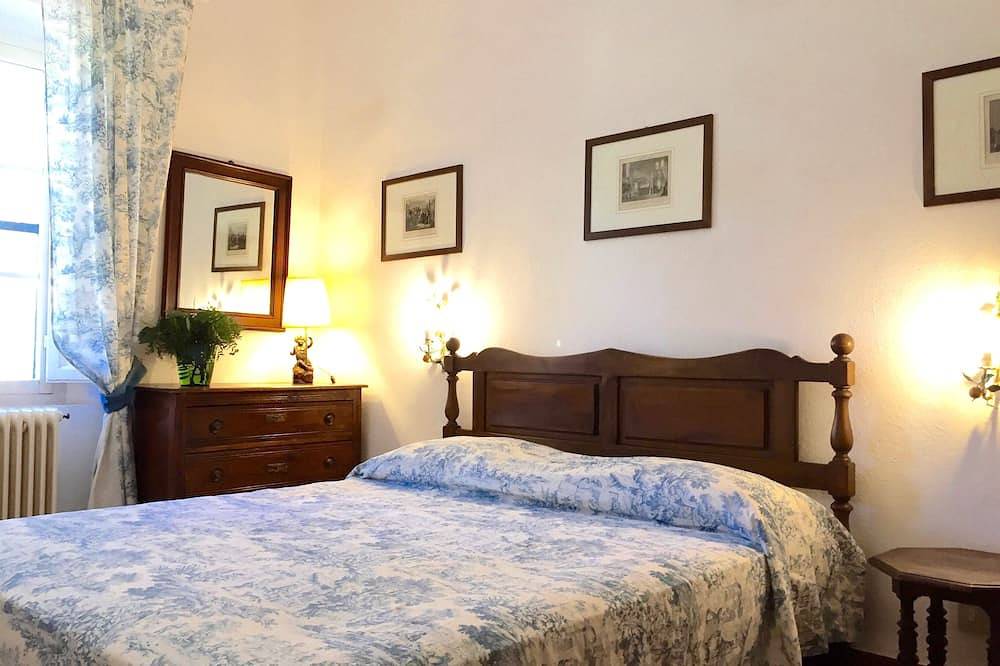 Charmante Villa mit Infinity Pool, 50 Meter vom Meer, für 17 Personen in Campo nell'Elba, Elba