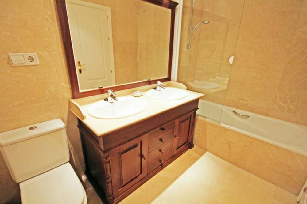 Entire apartment, Garden apt in La Torre, Los Arqueros Golf Club in Los Arqueros Golf and Country Club, Benahavís