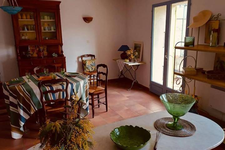 Location de vacances pour 4 personnes, avec jardin ainsi que vue et balcon à Roquemaure - 2