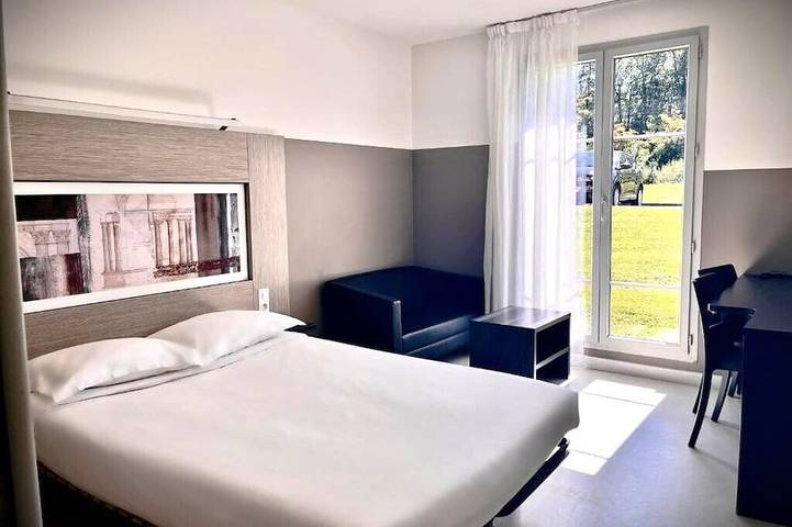 Ganze Wohnung, Grand Studio Dans Résidence 3 Étoiles in Le Mée-sur-Seine, Seine-et-Marne