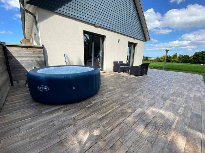 Location de vacances pour 4 personnes, avec Jacuzzi et Terrasse ainsi que Jardin et Vue à Auppegard