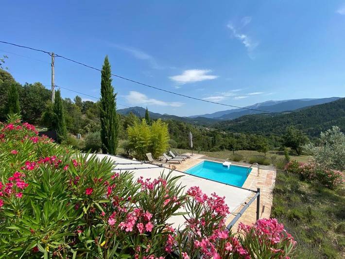 Chambre d’hôte pour 3 personnes, avec terrasse et piscine ainsi que vue et jardin à Buis-les-Baronnies - 2