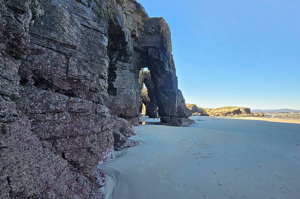 Casa César 1 km from the famous Playa de las Catedrales in Lugo. in Barreiros, Galician Coast
