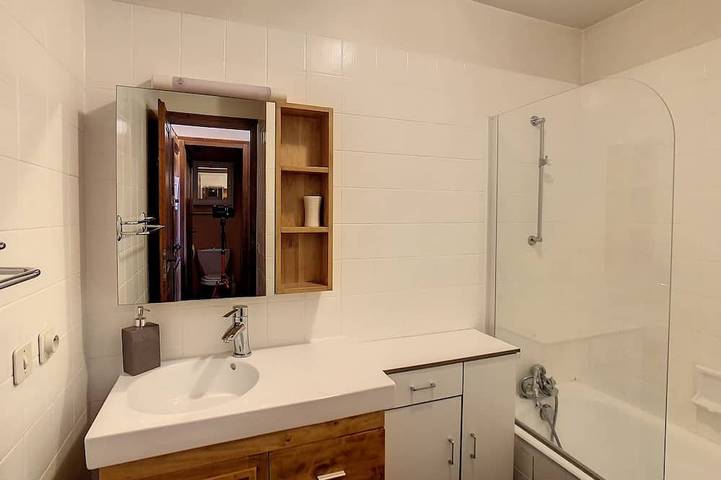 Gîte pour 2 personnes, avec terrasse dans Office De Tourisme De Combloux - 2