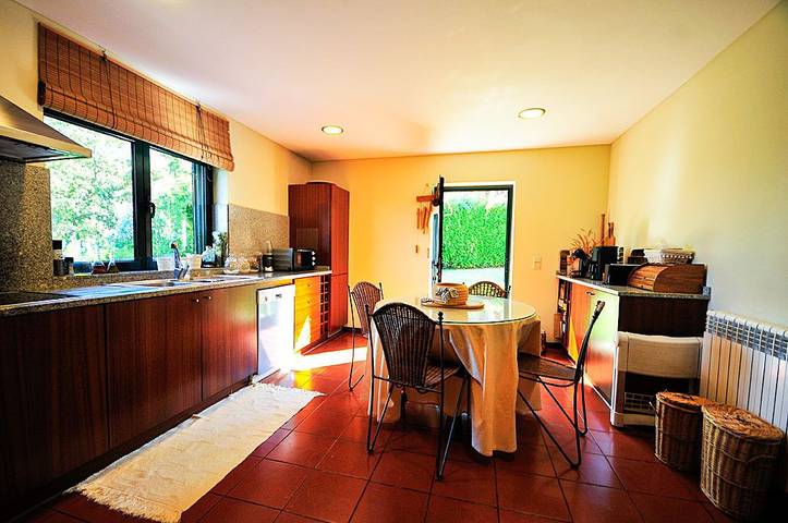 Location de vacances pour 8 personnes, avec terrasse et jardin dans Venade - 4