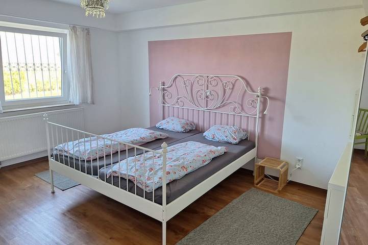Entire apartment, Quiet, ground-floor, spacious 3-room apartment in the Three-Country Corner in Eschbach, Southern Black Forest