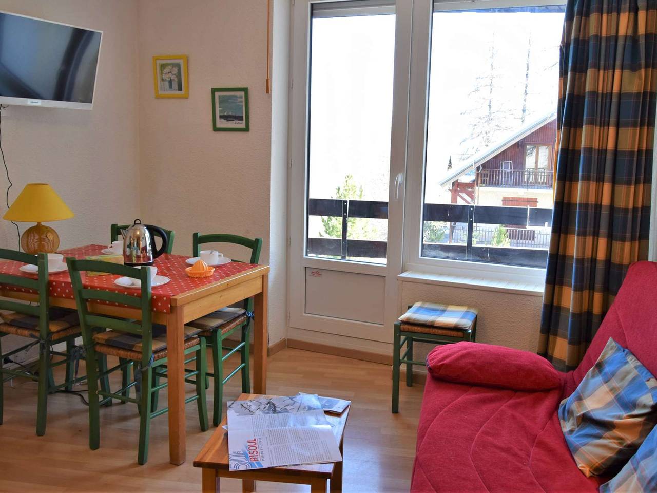 Appartement entier, Studio 4 pers au pied des pistes à Risoul 1850 avec parking gratuit et casier à ski in Station de Risoul, Risoul