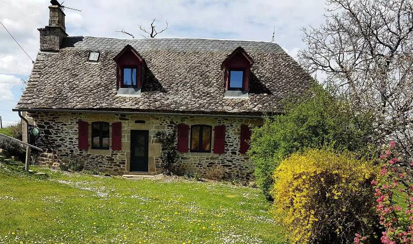 Gîte pour 5 personnes, avec Terrasse dans Saint-Martin-la-Méanne