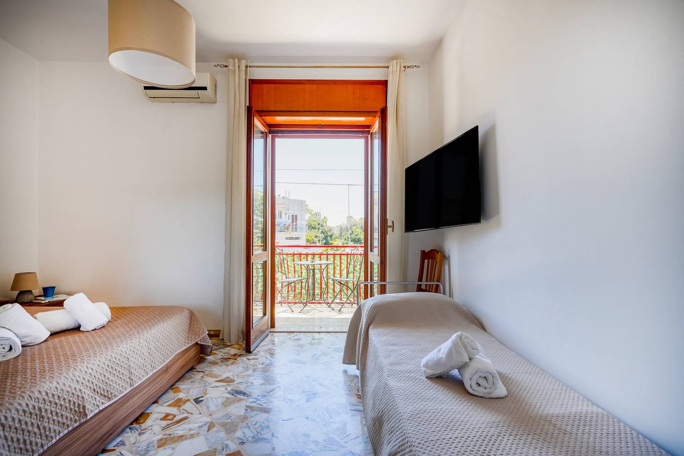 'Casa Merlino - Tripla Con Balcone' in Santo Spirito, Bari