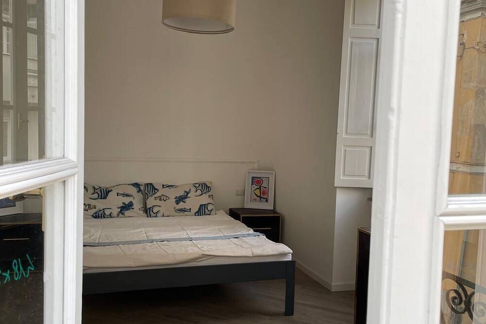 Entire apartment, Alice's House a stone's throw from the sea and the old town of Neptune in Nettuno, Rome Province