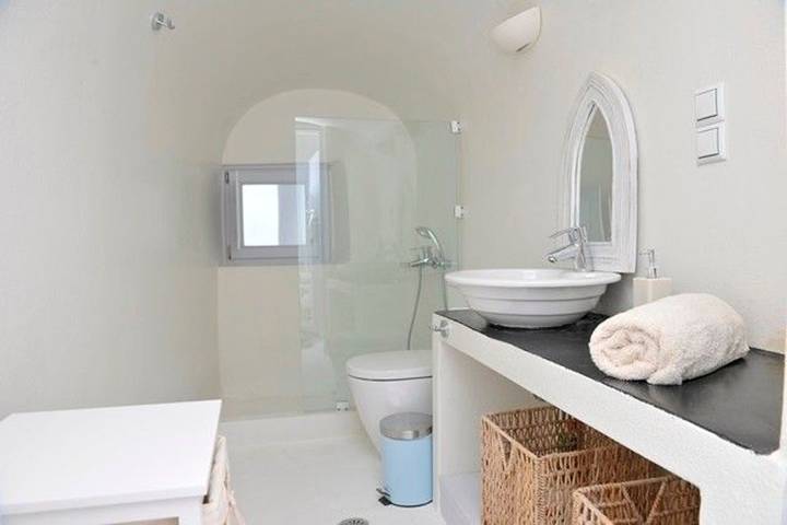 Location de vacances pour 7 personnes, avec vue sur l’océan et terrasse dans Firostefani - 3