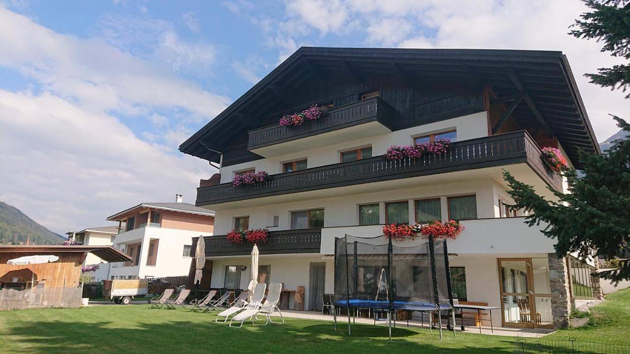 Standard Double Room in San Valentino alla Muta, Curon Venosta