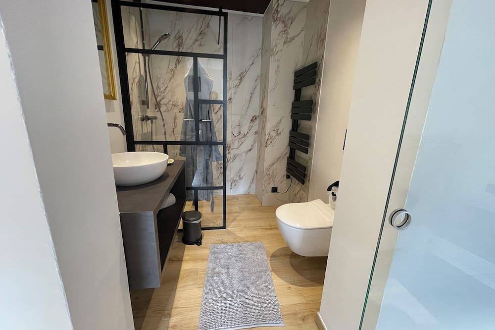 Ganze Wohnung, Ferienwohnung \"Gasthof Alte Post - Top 8 Kapitän\" mit Bergblick & Wlan in Gmünd in Kärnten, Lieser-Maltatal