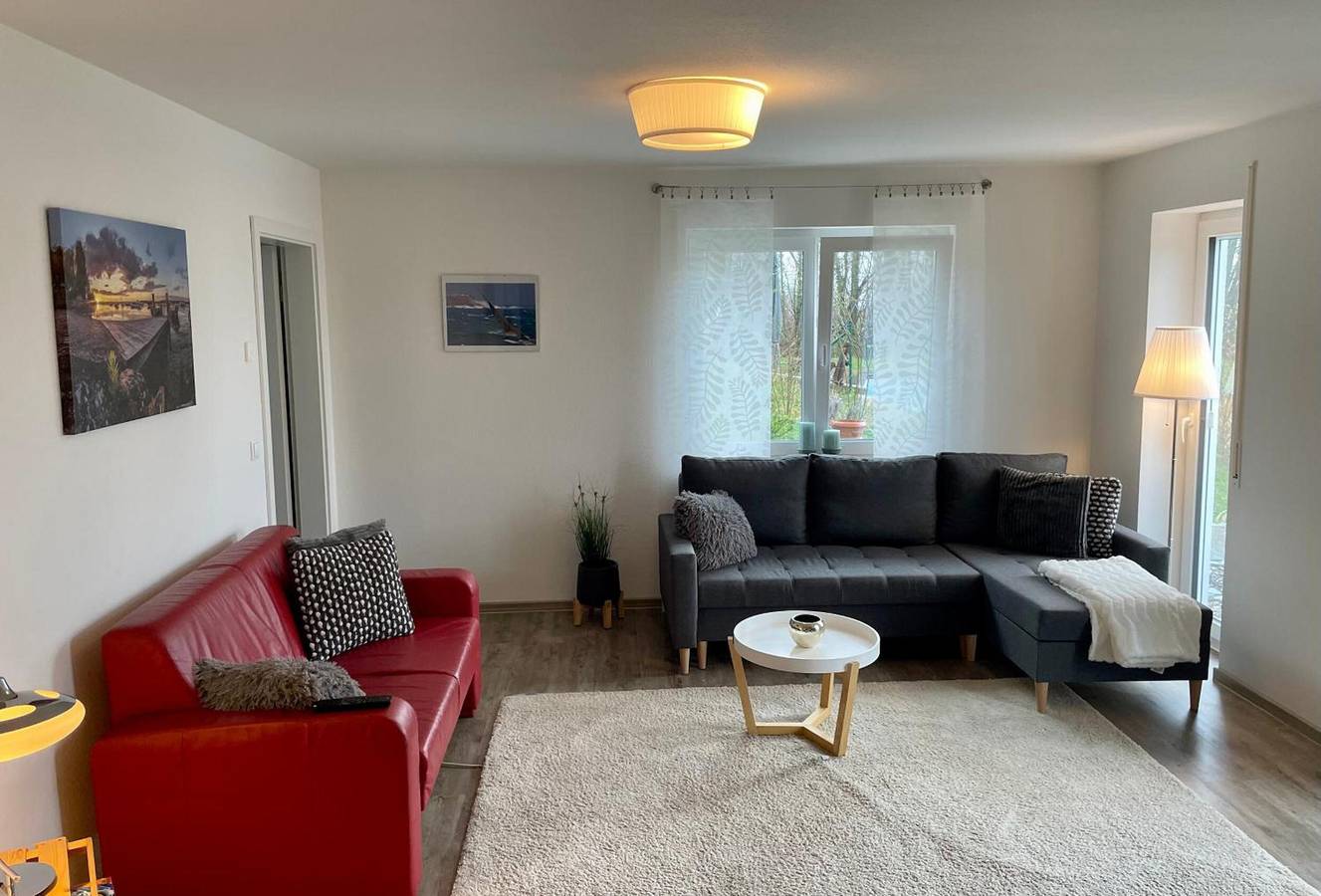 Ganze Wohnung, Apartment 'Im Laubgarten' mit Seeblick, privater Terrasse und Wlan in Öhningen, Untersee