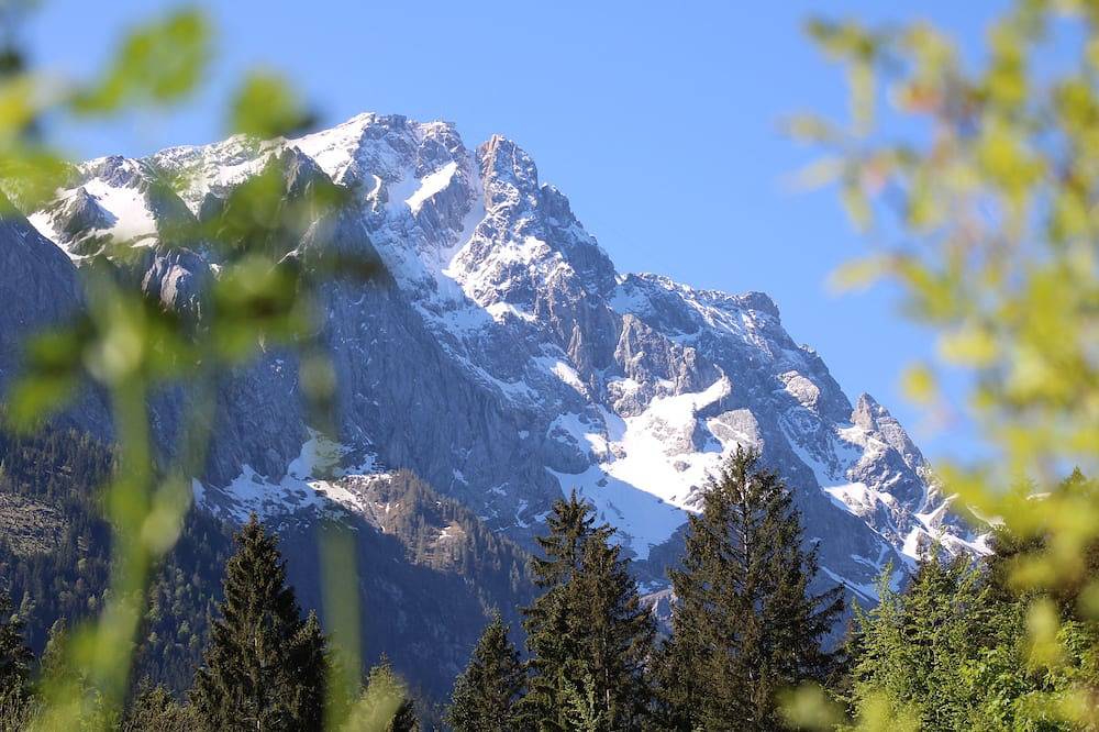 Ganze Wohnung, Bezaubernde Ferienwohnung mit Zugspitzblick im schönen Grainau in Grainau, Eibsee
