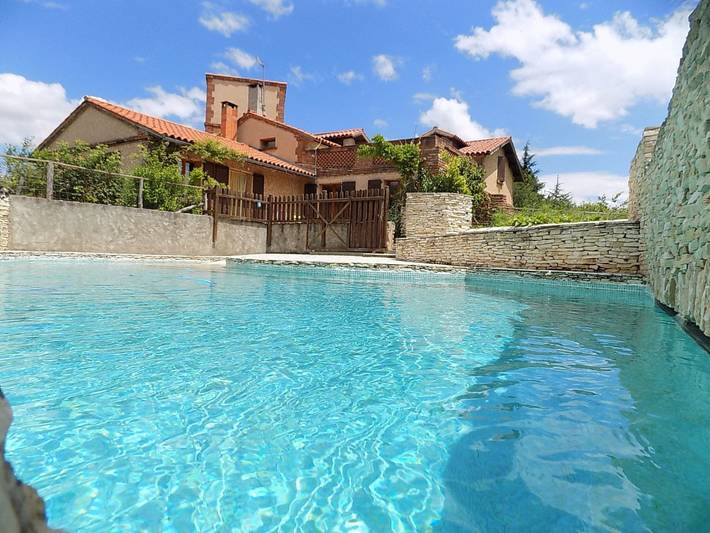 Location de vacances pour 6 personnes, avec Jacuzzi ainsi que Terrasse et Jardin à Saint-Ybars