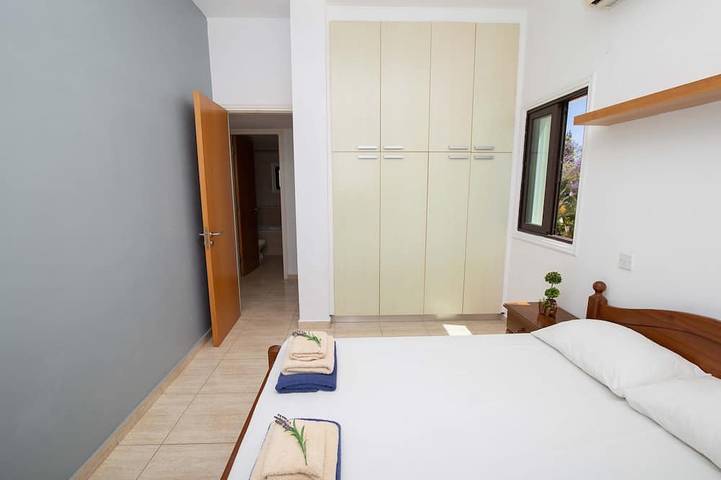 Villa Mylos 9 is located in the absolute center of Protaras l in Protaras, Chipre Sur