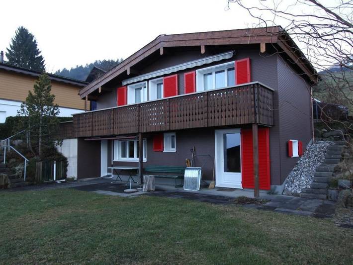 Hütte für 3 Personen, mit Garten und Ausblick sowie Balkon, mit Haustier in der Schweiz - 3