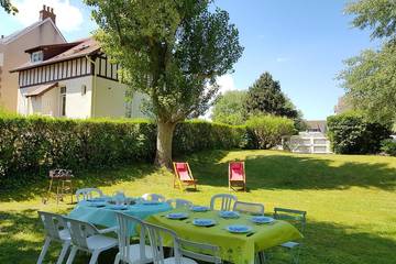 Gîte pour 6 personnes, avec jardin et balcon à Varaville