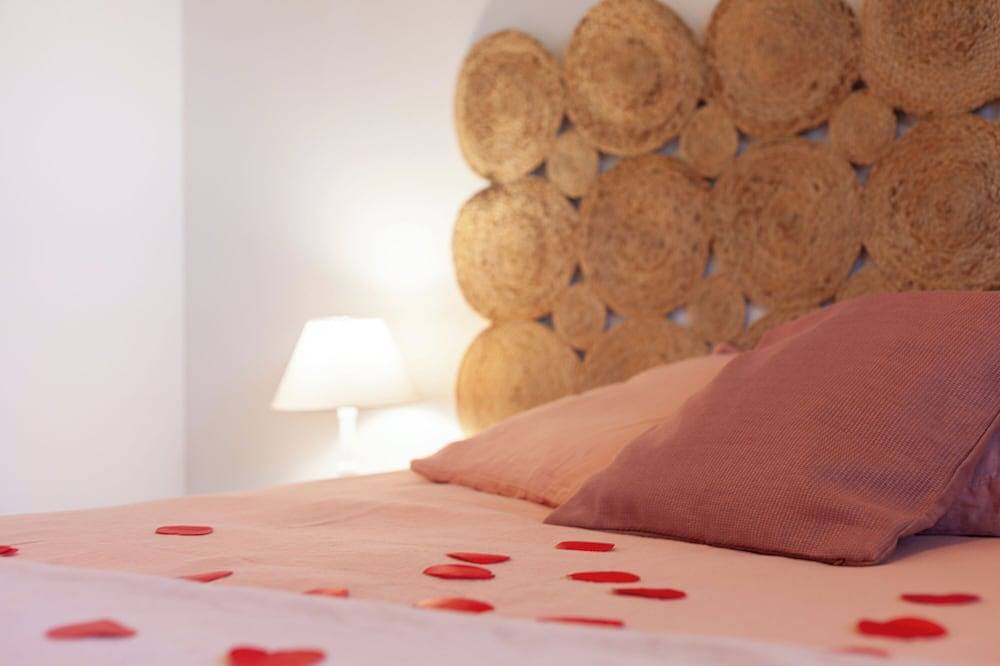 House with magnificent lake view, Wi-Fi and air conditioning in Istres, Istres region